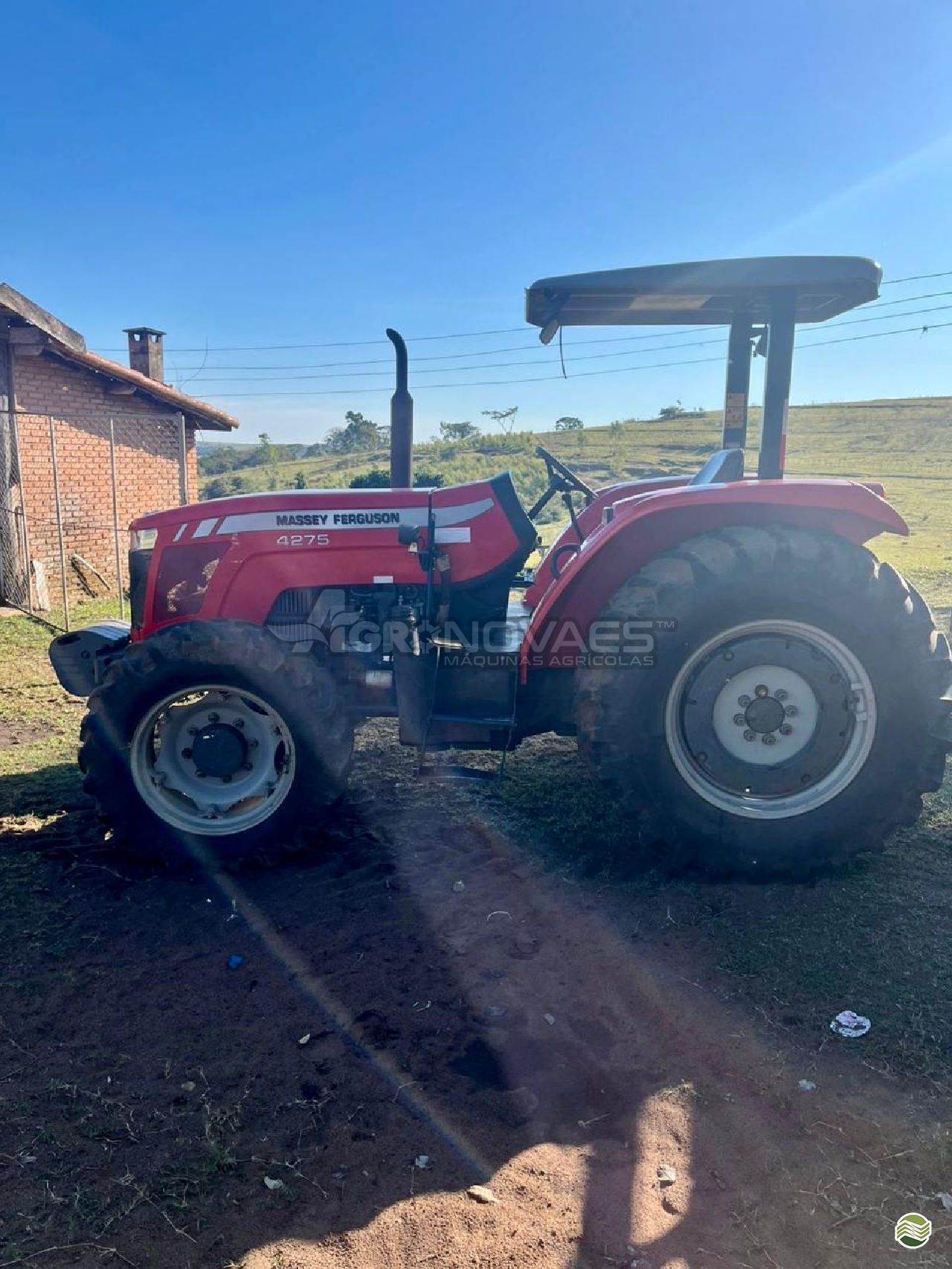 MF 4275 de Agro Novaes Máquinas Agrícolas
